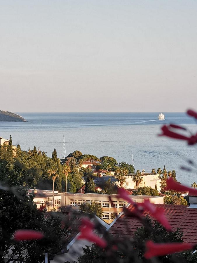 Charming And Luxurious Flat With Large Terrace Apartment Herceg Novi Exterior photo